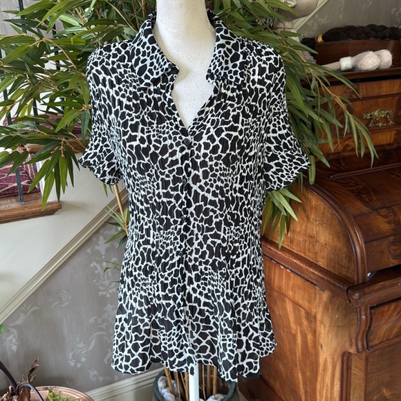 Sunny Leigh ladies NWOT Animal, print button down blouse 2X great travel top top - Picture 11 of 11